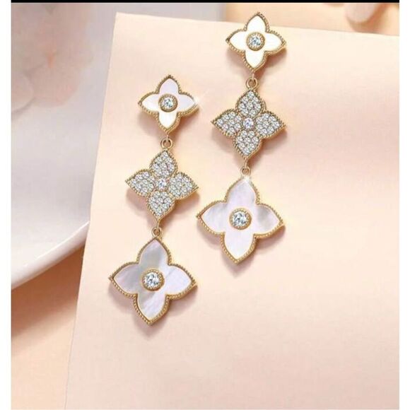 Beautiful Drop Earrings - Picture 2 of 6